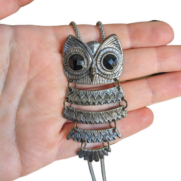 🛍️ 3 for $10 Long Silver Owl Pendant Necklace - Picture 3 of 3